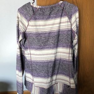 LuLu Lemon Long Sleeve T shirt w thumb holes